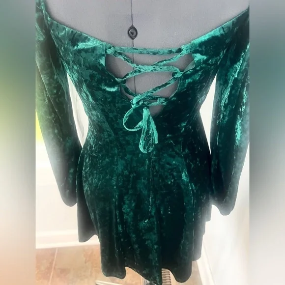 NWT City Vibe Sz S Long-Sleeve Hunter Green Stretchy Crushed Velvet Dress - Picture 11 of 16